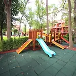 Menada Zornitsa ساني بيتش